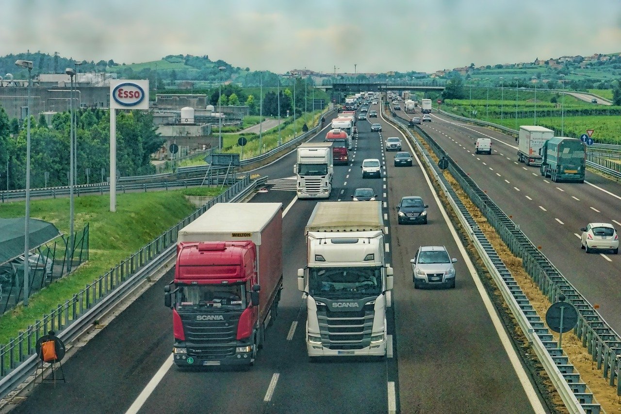 10 Essential things to keep in your HGV/truck